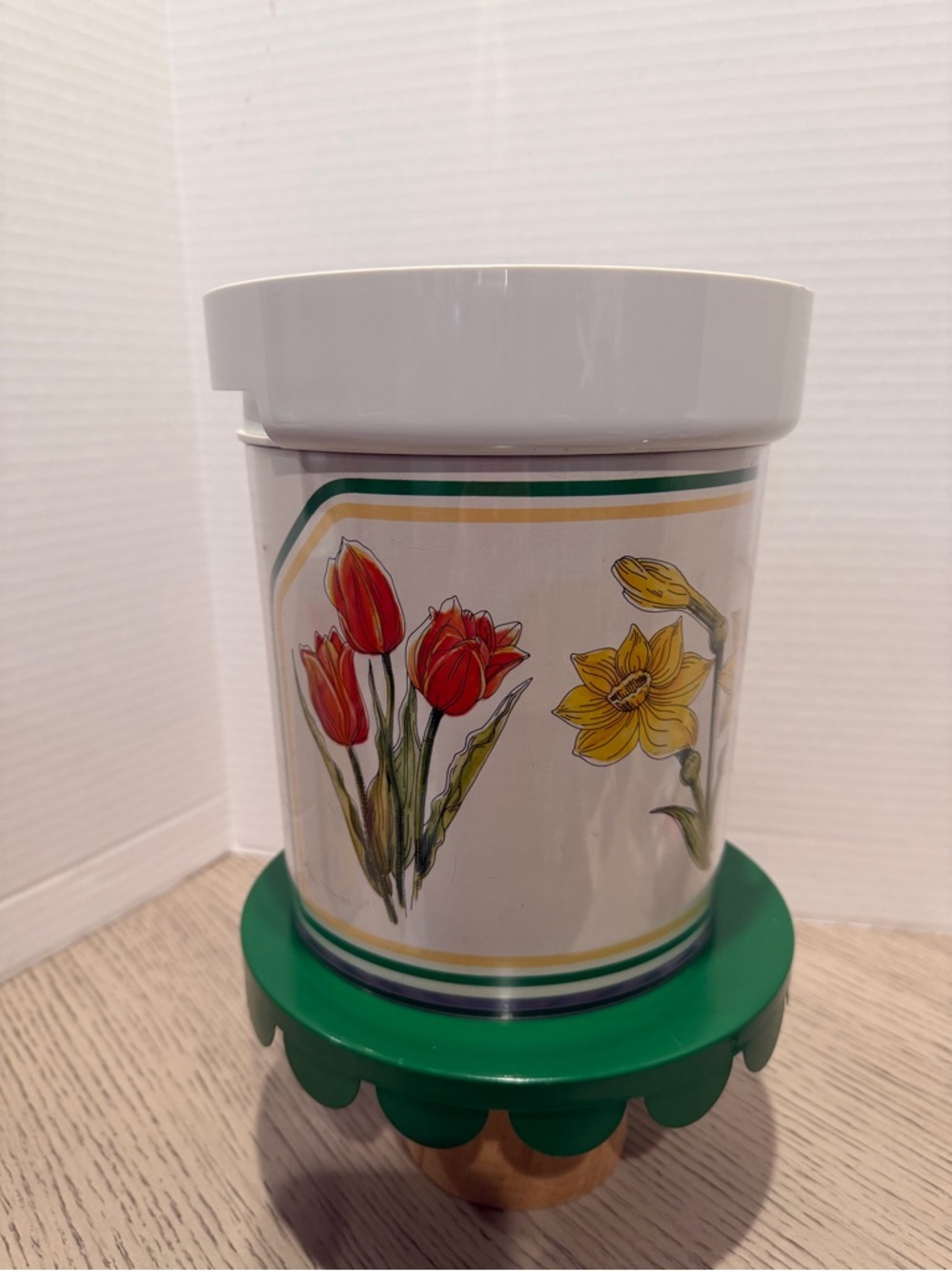 Vintage West Bend Thermo Serv Insulated Ice Bucket, flower design and tongs.